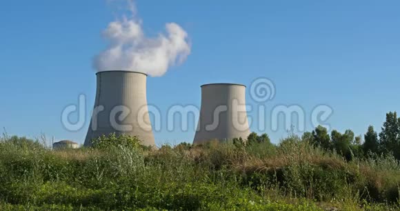 法国雪尔省BellevillesurLoire核电站视频的预览图