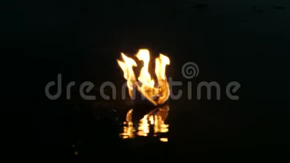 纸船着火了视频的预览图