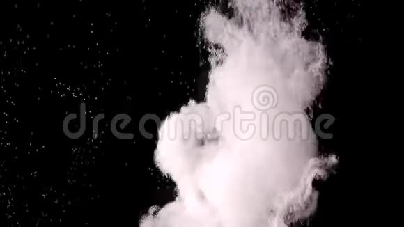 气泡涌入液体向上上升视频的预览图