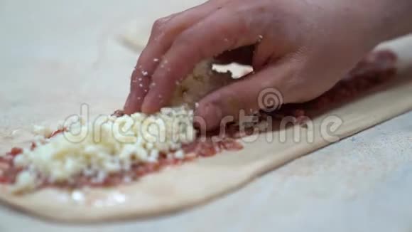 用肉做面包土耳其食物特写镜头视频的预览图