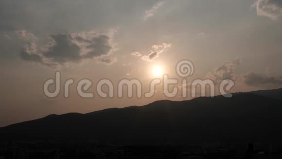 山后日落云彩飘逸视频的预览图