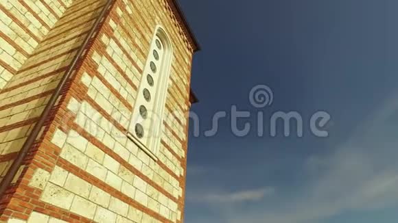 科索沃米特罗维察圣德米特里厄斯东正教教堂低角门面视频的预览图