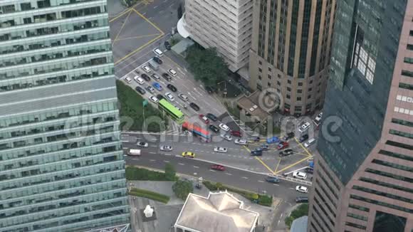 新加坡公路运输的高角度视野视频的预览图