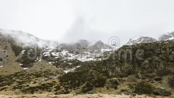 在一个多风多云的冬天薄雾笼罩着espigAete的山西班牙巴伦西亚视频的预览图