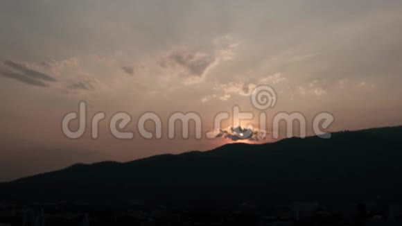 山后日落云彩飘逸视频的预览图