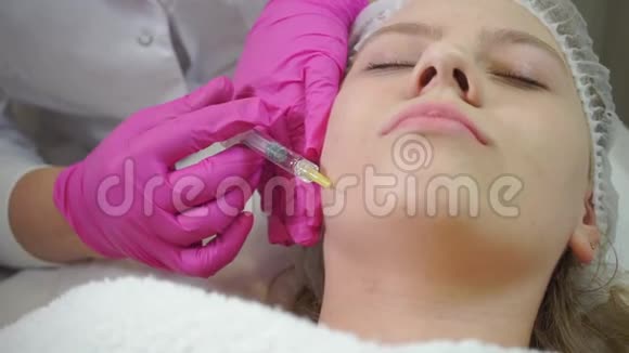 女孩脸整形手术视频的预览图