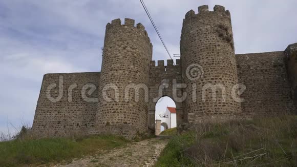 葡萄牙阿连特乔市埃沃拉蒙特古城城堡入口大门视频的预览图