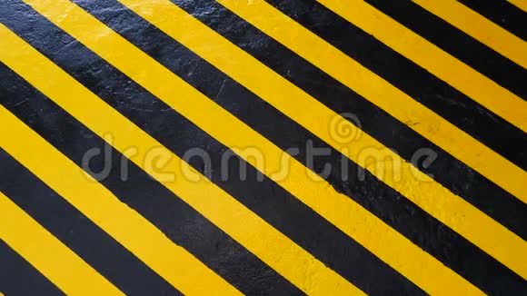 稳定的背景镜头工厂的黄黑信号条纹工人安全地板油漆分配视频的预览图