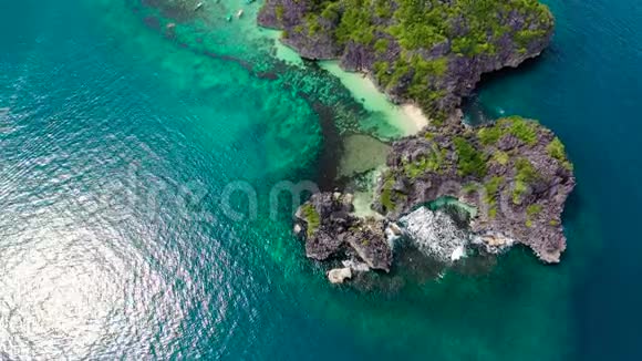 落基岛有白色的沙滩巴拿马群岛马图卡德菲律宾视频的预览图