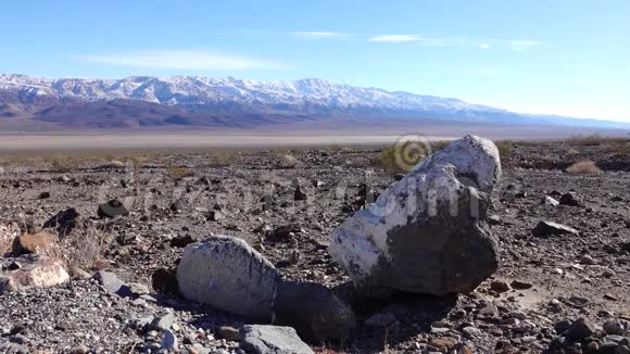内华达山脉在雪中死亡谷国家公园视频的预览图