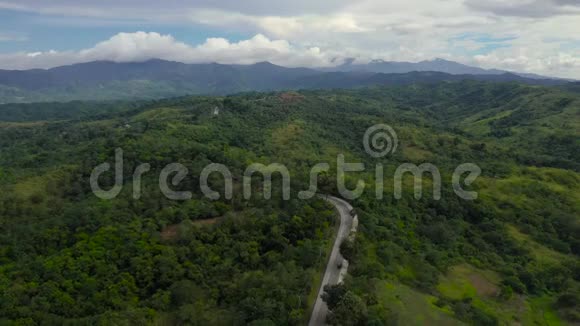 菲律宾山景及道路视频的预览图