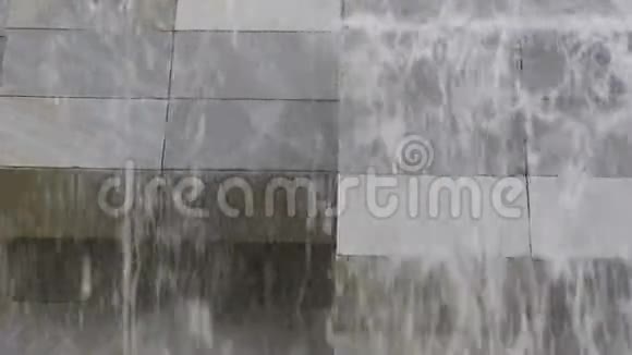 2019年6月1日保加利亚布拉戈夫格勒喷泉落水录像视频的预览图