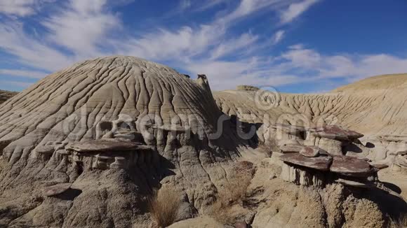 圣胡安县阿希希斯勒帕赫荒野研究区侵蚀形成的奇怪砂岩地层视频的预览图