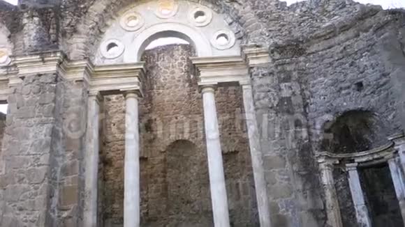 吉纳扎诺的尼帕乌姆废墟视频的预览图