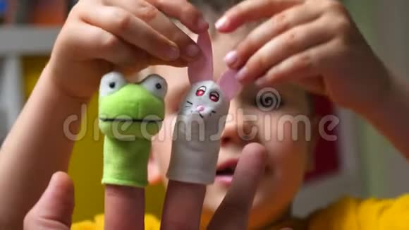 孩子们的摄像活动木偶工艺品儿童室内工艺品培养儿童的自信心运动会视频的预览图
