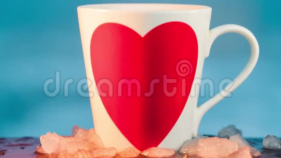 延时录像情人节爱会融化冰一副红心的照片二月十四日假期视频的预览图