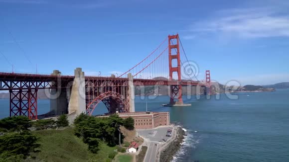 美国旧金山阳光明媚的夏日金门大桥视频的预览图
