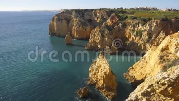葡萄牙拉各斯PontadaPiedade海滩悬崖大西洋视频的预览图