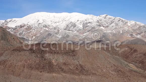 内华达山脉在雪中死亡谷国家公园视频的预览图