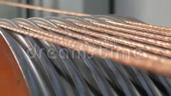 铜缆的生产用铜线旋转轴电缆厂视频的预览图