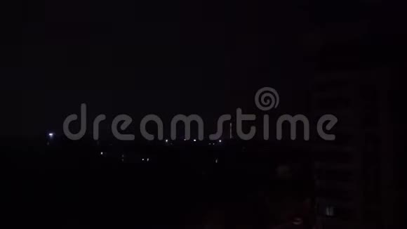 城市里的闪电视频的预览图