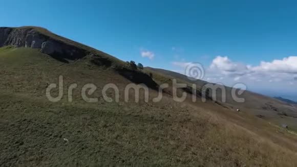 洛基山顶空中观景视频的预览图