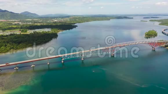 全景观圣胡尼科大桥全国最长的大桥它连接了萨马尔岛和莱特岛视频的预览图