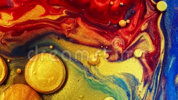 金色液体油漆气泡抽象颜色背景真正美丽的物质流动视频的预览图