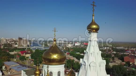 教堂的穹顶和交叉顶景视频的预览图