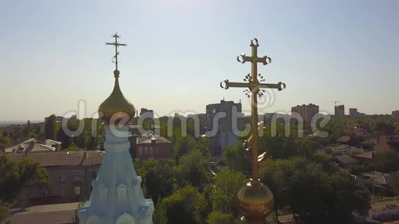 教堂的穹顶和交叉顶景视频的预览图