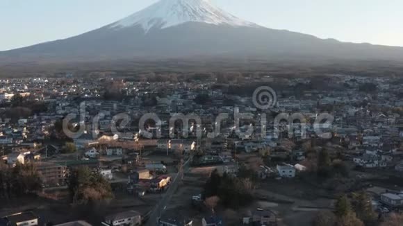 日出时的富士山空中秀川美子的日本标志性景观视频的预览图