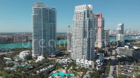 鸟瞰南角海滩迈阿密佛罗里达4k视频的预览图