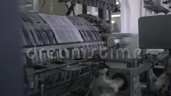 用于生产纱巾纸的机器视频的预览图