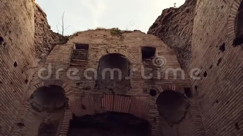 古罗马遗迹摄像镜头视频的预览图