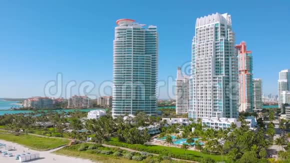 迈阿密海滩阳光明媚鸟瞰视频的预览图