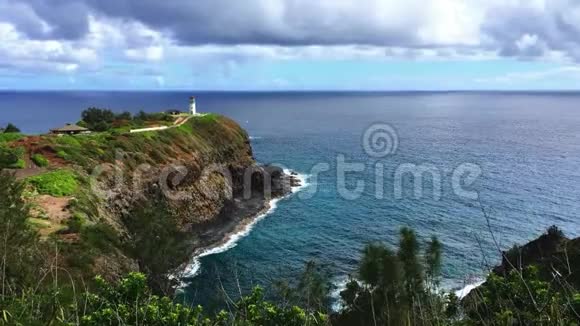 基拉韦亚灯塔是一个风景优美的地方在太平洋上有美丽的景色它位于夏威夷的考艾岛它是视频的预览图