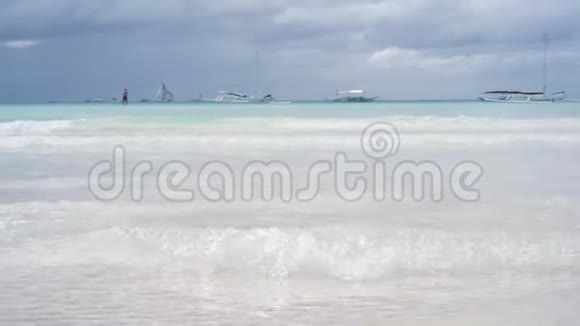 菲律宾白沙滩天堂旅游目的地慢动作视频的预览图