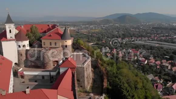 鸟瞰穆卡切沃的帕拉诺克城堡视频的预览图