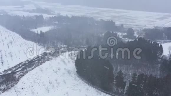 日本志贺暴雪空中飞越风景视频的预览图