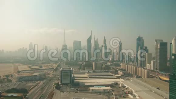 阿联酋迪拜市区天际线的鸟瞰图视频的预览图