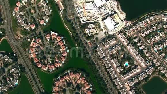 阿联酋迪拜的豪华别墅迪拜码头摩天大楼和棕榈岛视频的预览图