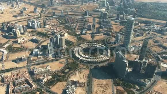阿联酋迪拜的Jumeirah村社区鸟瞰图视频的预览图