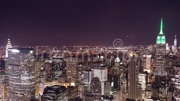 摇滚之夜的顶部全景4k时间从纽约市视频的预览图