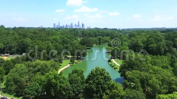 北卡罗来纳州夏洛特自由公园的空中景观视频的预览图