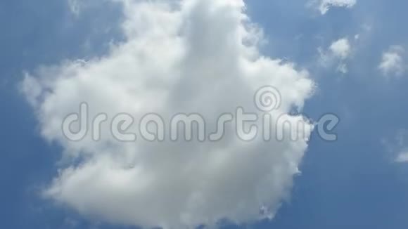 天空图像和移动的云视频的预览图