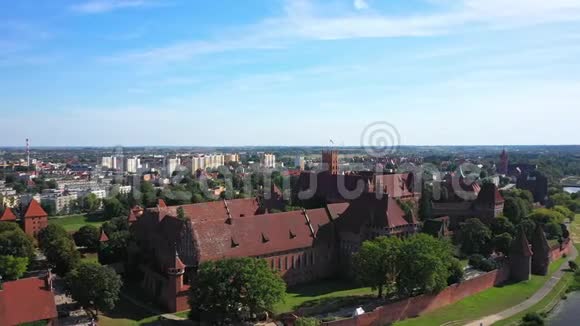波兰马尔博克2018年7月诺加特河附近马尔博克城堡4K超高清视频的预览图