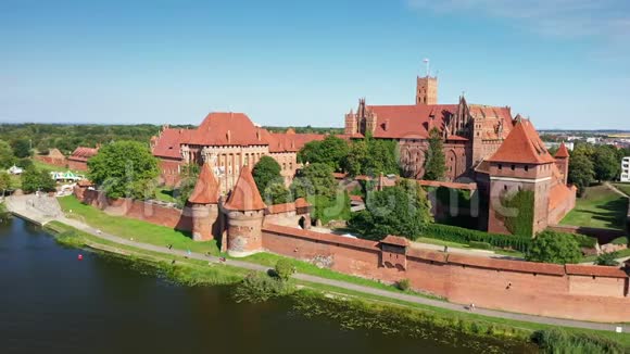 波兰马尔博克2018年7月诺加特河附近马尔博克城堡4K超高清视频的预览图