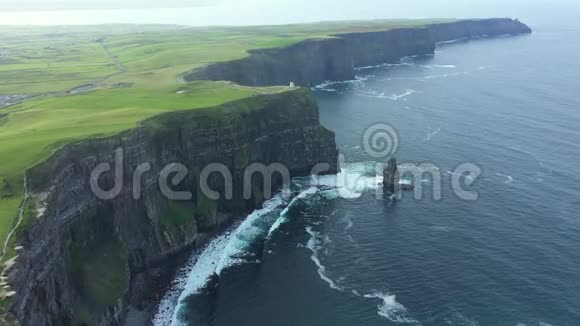 莫赫爱尔兰悬崖空中观景视频的预览图