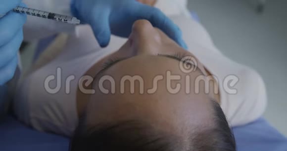 女性美容手术病人视频的预览图