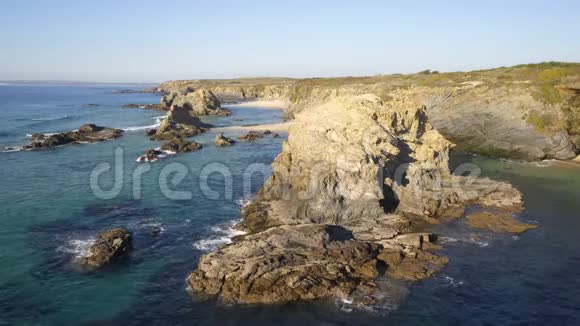 葡萄牙有大西洋海浪的普拉亚达萨莫科奇拉海滩视频的预览图